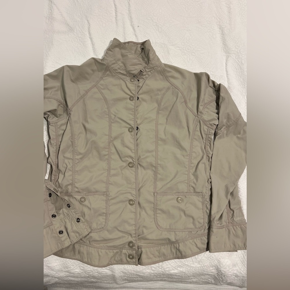 Columbia titanium windbreaker size M